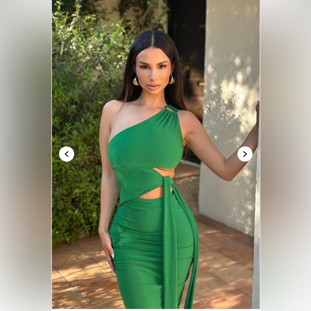 Fashion Nova One-Shoulder Green Cutout Midi Dress